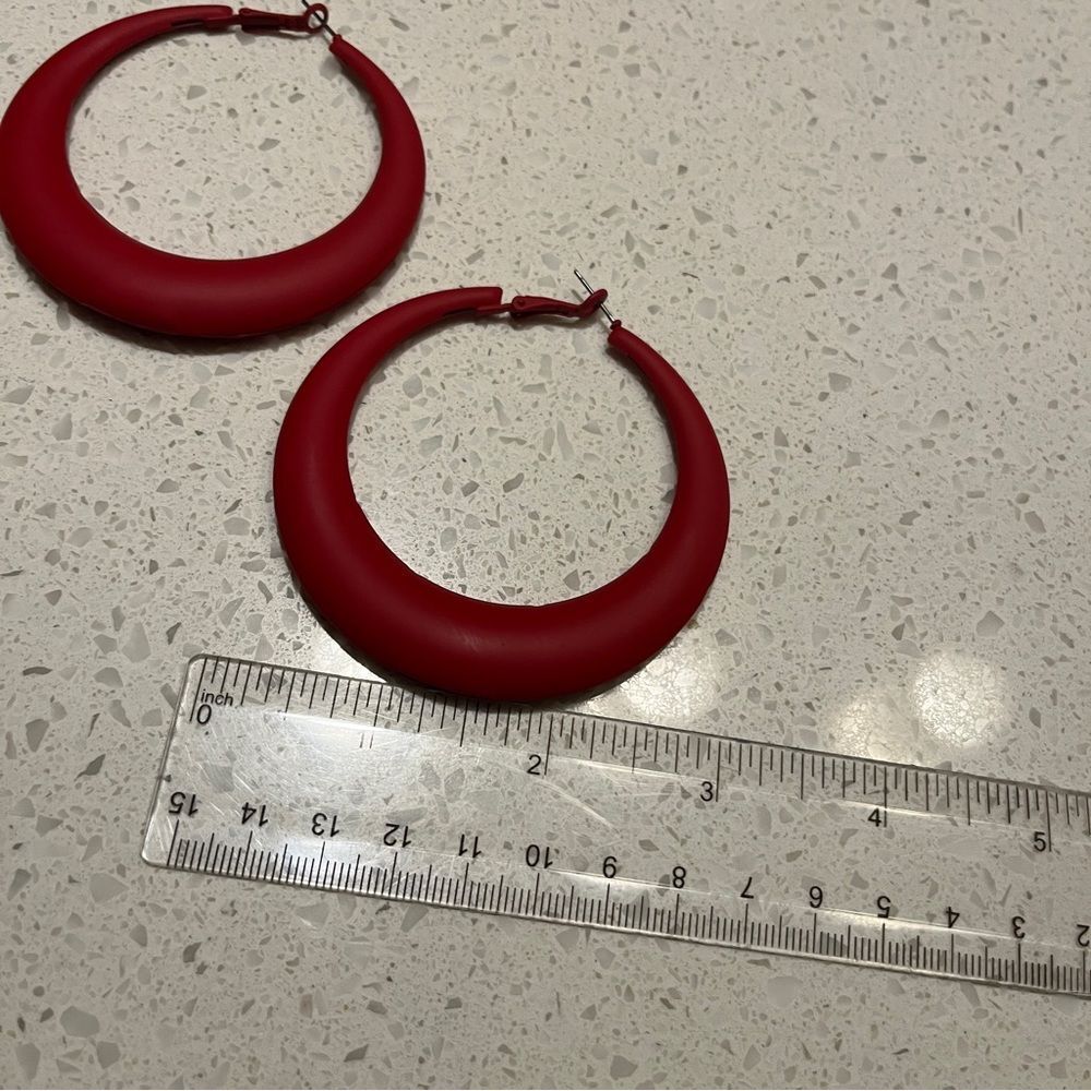 Minimalistic Red Hoop Earrings‎ - Picture 5 of 12